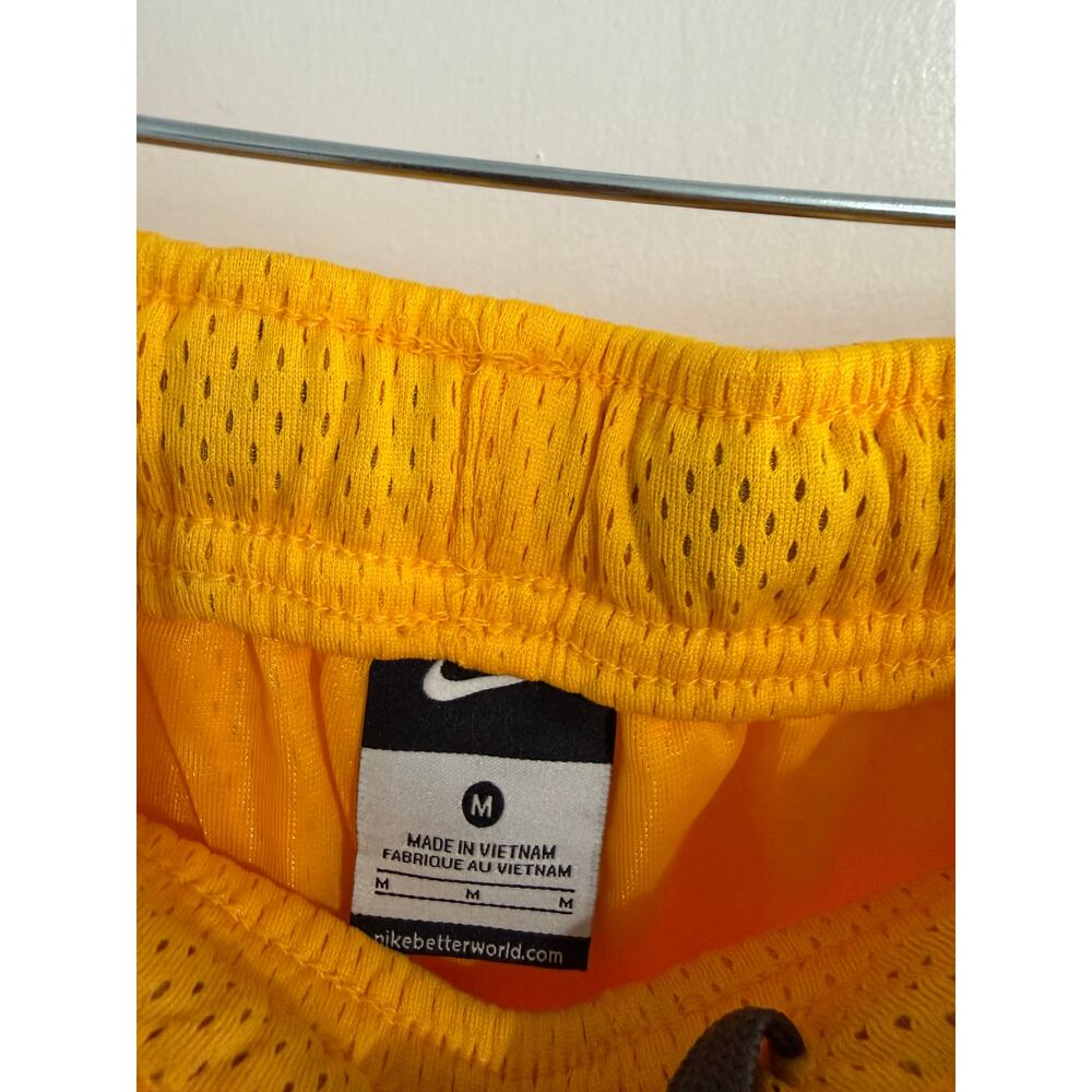 NWT University of Minnesota Nike Basketball Short Size Medium - Picture 4 of 8